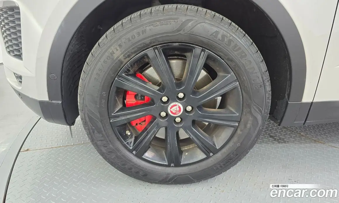 Jaguar E-Pace 2018 2.0 автомат (гидро), фото 5