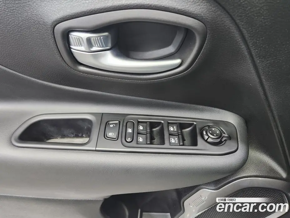 Jeep Renegade 2022 1.3 автомат (гидро), фото 4 Jeep Renegade 2022 1.3 автомат (гидро), фото 4