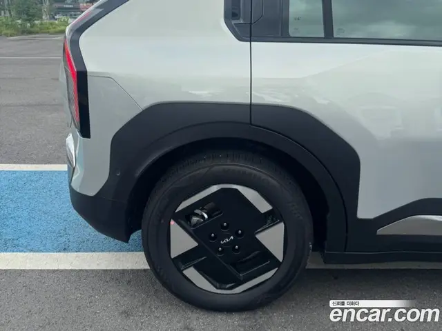 Kia EV3 2026 автомат (гидро), миниатюра 4 Kia EV3 2026 автомат (гидро), миниатюра 4