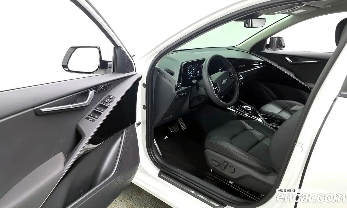 Kia Niro 2025 1.6 автомат (гидро), фото 10 Kia Niro 2025 1.6 автомат (гидро), фото 10