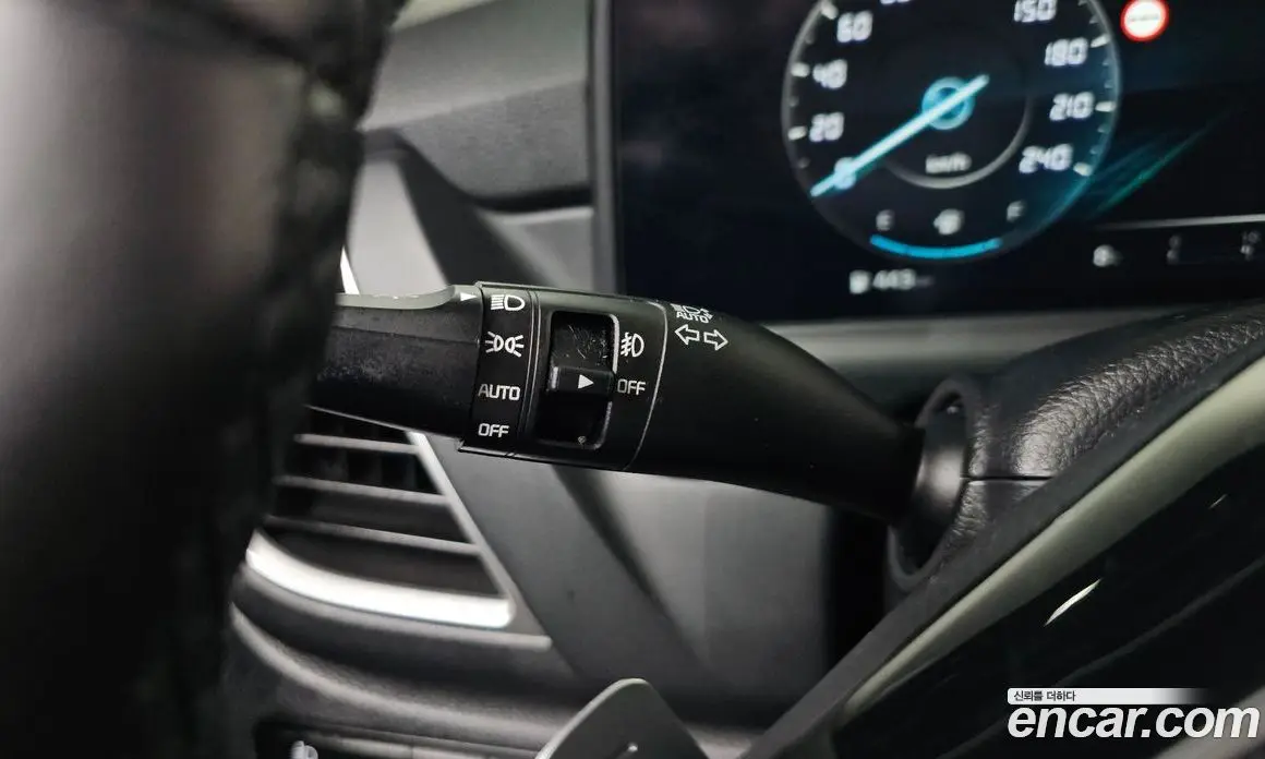 Kia Seltos 2023 1.6 автомат (гидро), фото 17 Kia Seltos 2023 1.6 автомат (гидро), фото 17