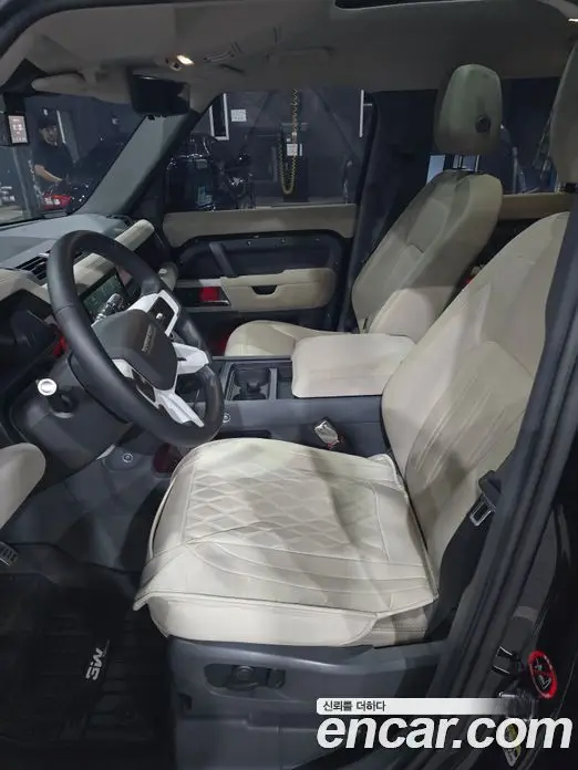 Land Rover Defender 2020 2.0 автомат (гидро), фото 16