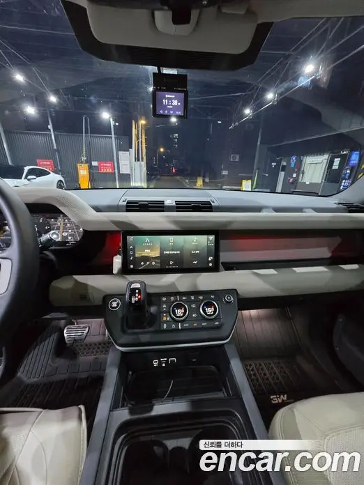 Land Rover Defender 2020 2.0 автомат (гидро), фото 17