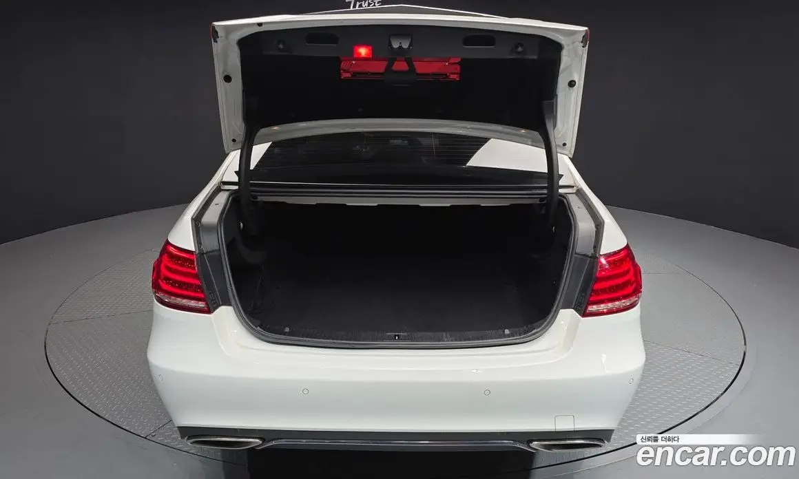 Mercedes-Benz E-Class 2013 2.1 автомат (гидро), фото 20 Mercedes-Benz E-Class 2013 2.1 автомат (гидро), фото 20