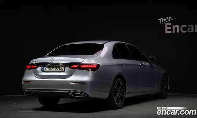 Mercedes-Benz E-Class 2021 2.0 автомат (гидро), миниатюра 2