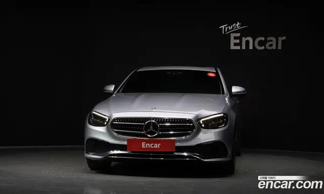 Mercedes-Benz E-Class 2021 2.0 автомат (гидро), миниатюра 3
