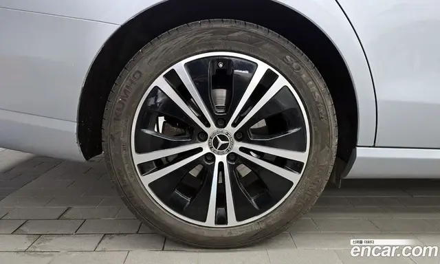 Mercedes-Benz E-Class 2021 2.0 автомат (гидро), миниатюра 5