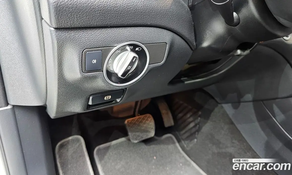 Mercedes-Benz GLA-Class 2018 2.0 автомат (гидро), фото 20 Mercedes-Benz GLA-Class 2018 2.0 автомат (гидро), фото 20