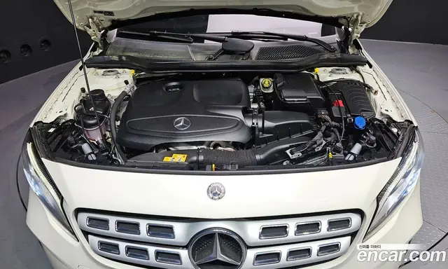 Mercedes-Benz GLA-Class 2018 2.0 автомат (гидро), миниатюра 6 Mercedes-Benz GLA-Class 2018 2.0 автомат (гидро), миниатюра 6