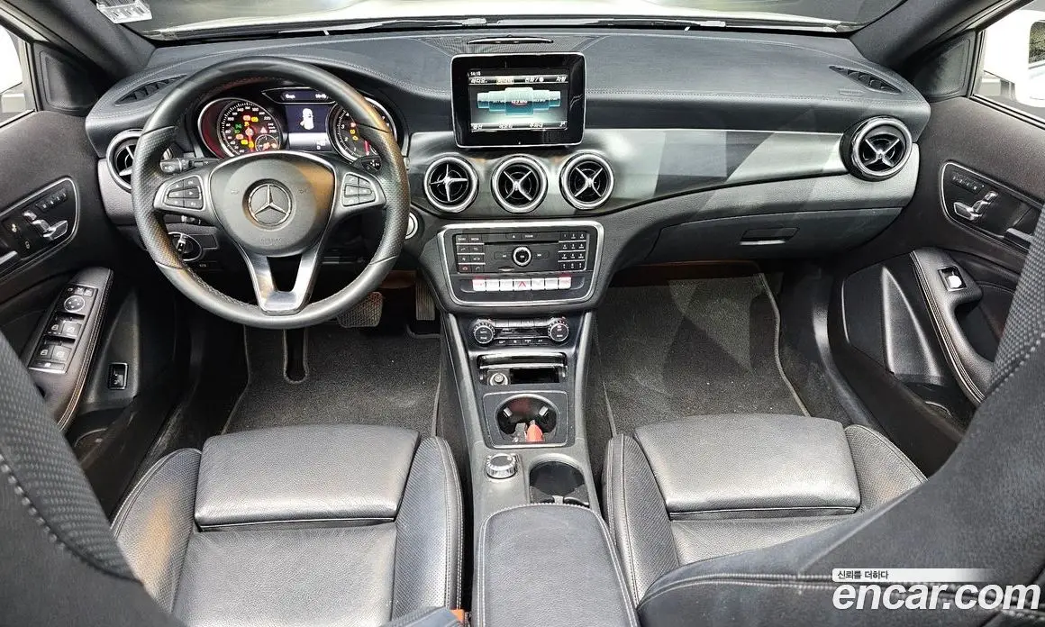 Mercedes-Benz GLA-Class 2018 2.0 автомат (гидро), фото 7 Mercedes-Benz GLA-Class 2018 2.0 автомат (гидро), фото 7