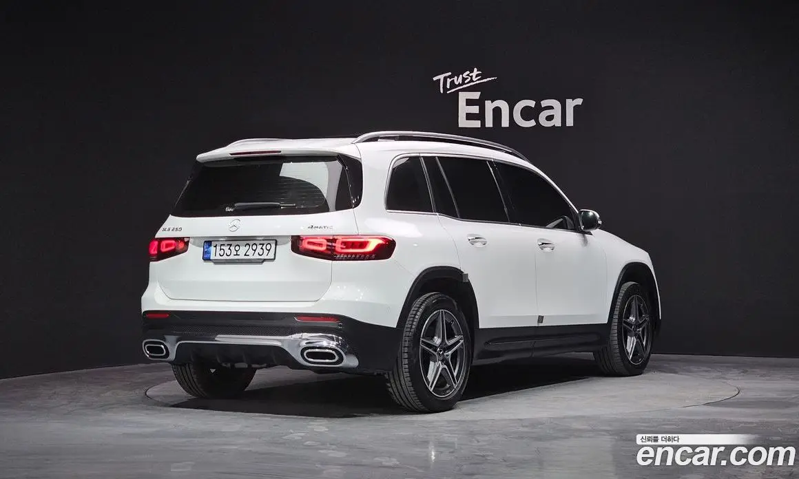 Mercedes-Benz GLB-Class 2022 2.0 автомат (гидро), фото 2 Mercedes-Benz GLB-Class 2022 2.0 автомат (гидро), фото 2