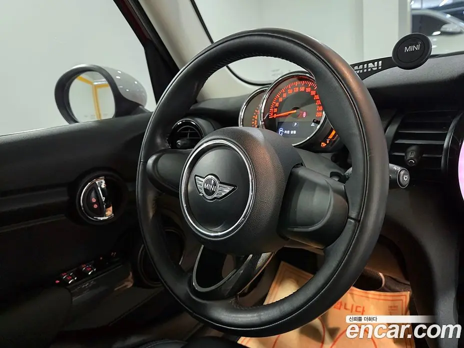 Mini Cooper 2018 1.5 автомат (гидро), фото 16 Mini Cooper 2018 1.5 автомат (гидро), фото 16