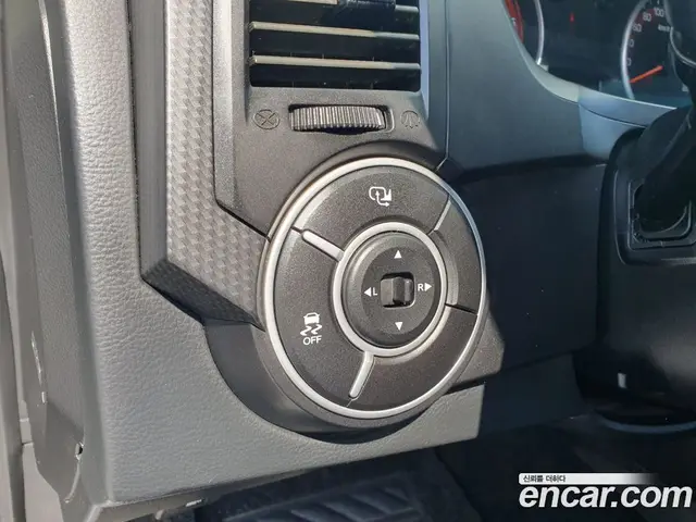 SsangYong Korando 2014 2.0 автомат (гидро), миниатюра 10