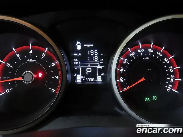SsangYong TIBOLI 2017 1.6 автомат (гидро), миниатюра 9