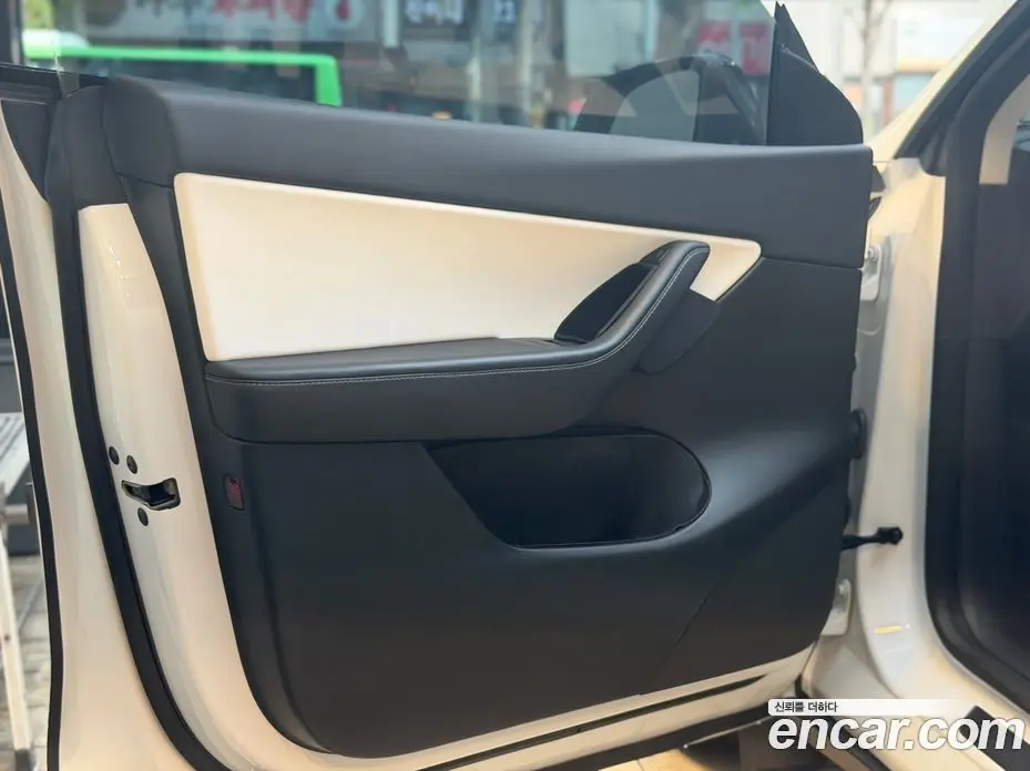 Tesla Model Y 2021 0.3 автомат (гидро), фото 11