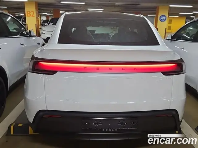 Tesla Model Y 2026 0.2 автомат (гидро), миниатюра 2