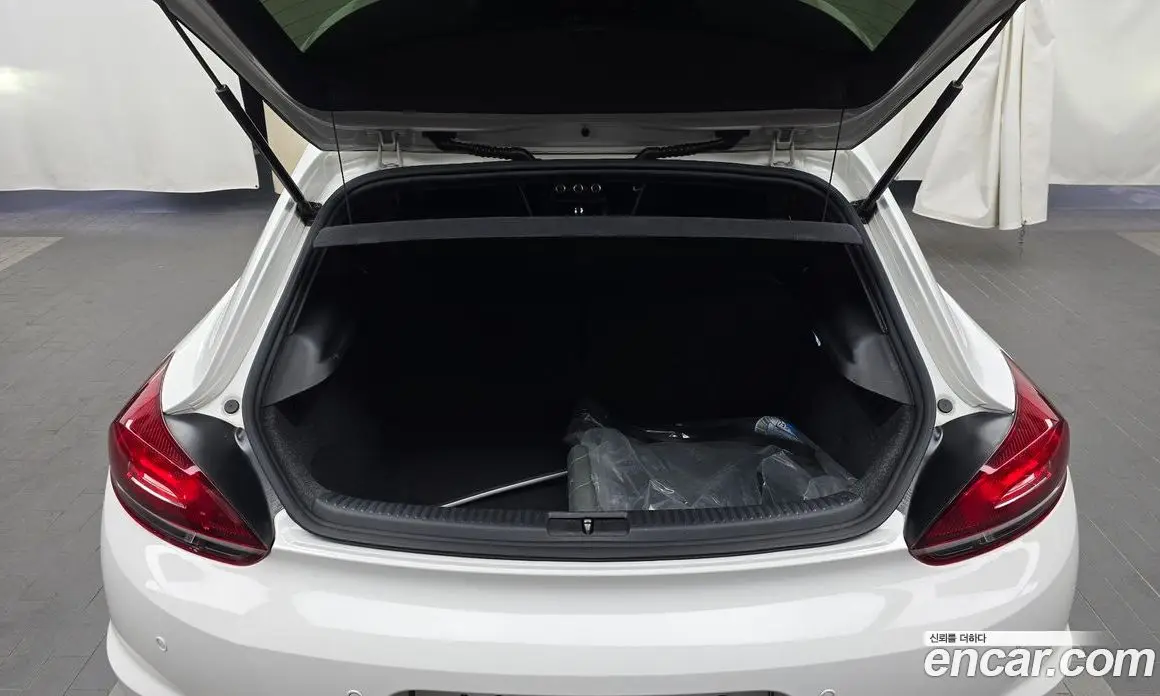 Volkswagen Scirocco 2013 2.0 автомат (гидро), фото 20 Volkswagen Scirocco 2013 2.0 автомат (гидро), фото 20