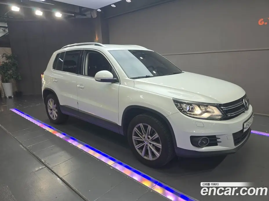 Volkswagen Tiguan 2014 2.0 автомат (гидро), фото 2 Volkswagen Tiguan 2014 2.0 автомат (гидро), фото 2