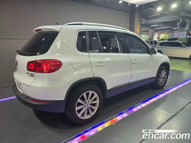 Volkswagen Tiguan 2014 2.0 автомат (гидро), миниатюра 3 Volkswagen Tiguan 2014 2.0 автомат (гидро), миниатюра 3