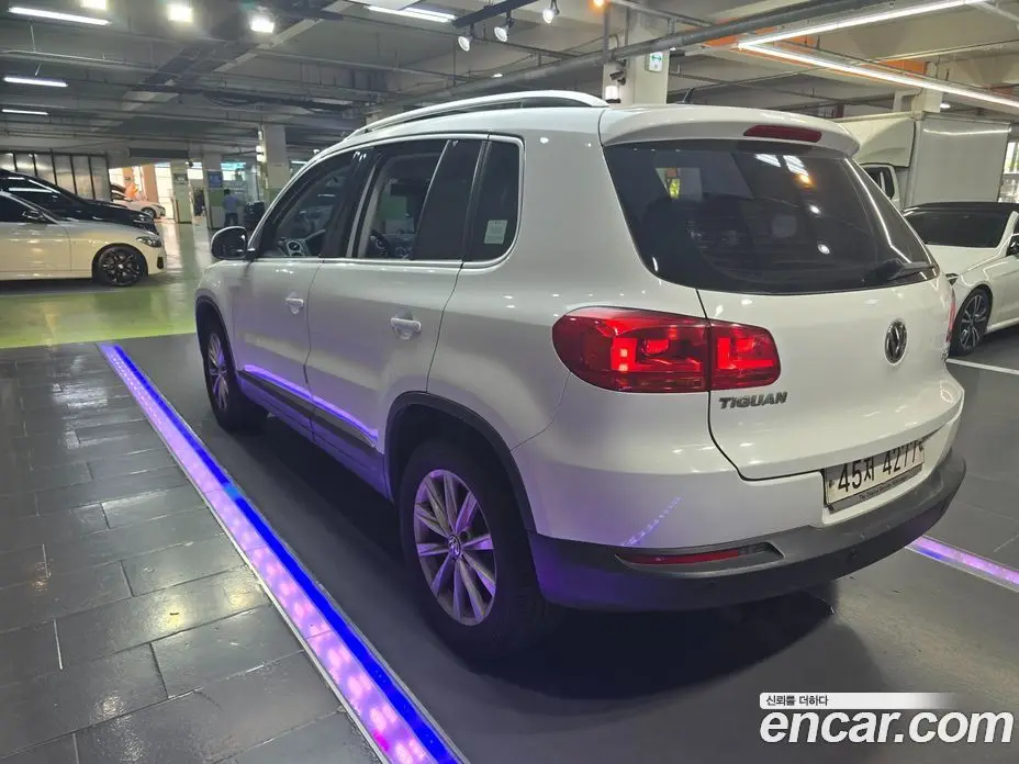 Volkswagen Tiguan 2014 2.0 автомат (гидро), фото 5 Volkswagen Tiguan 2014 2.0 автомат (гидро), фото 5