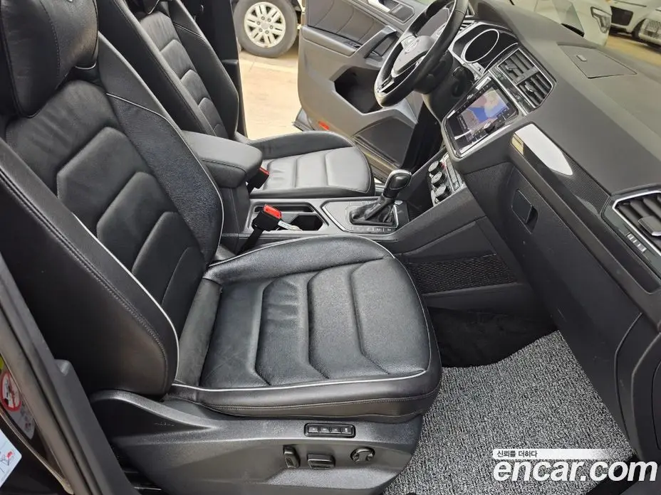 Volkswagen Tiguan 2019 2.0 автомат (гидро), фото 11