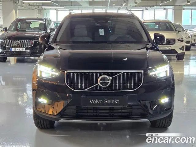 Volvo XC40 2026 2.0 автомат (гидро), миниатюра 2