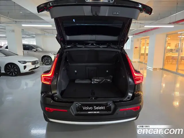 Volvo XC40 2026 2.0 автомат (гидро), миниатюра 6