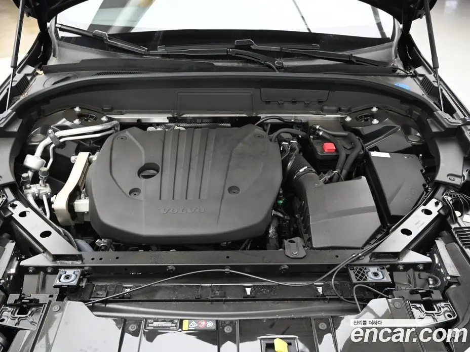 Volvo XC60 2023 2.0 автомат (гидро), фото 6