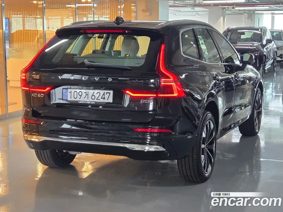 Volvo XC60 2026 2.0 автомат (гидро), фото 2 Volvo XC60 2026 2.0 автомат (гидро), фото 2