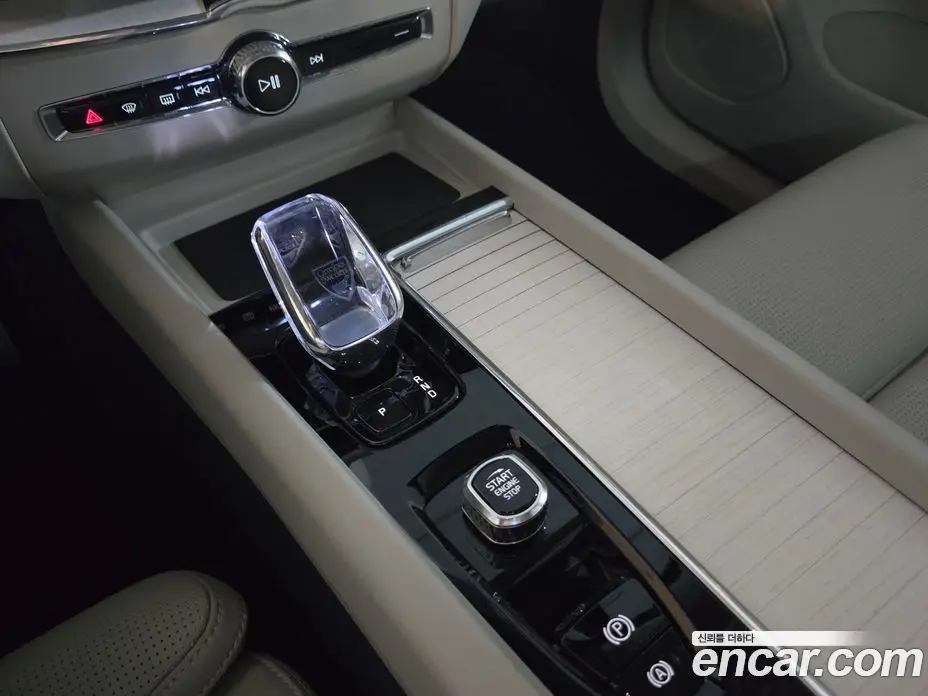 Volvo XC60 2026 2.0 автомат (гидро), фото 12 Volvo XC60 2026 2.0 автомат (гидро), фото 12