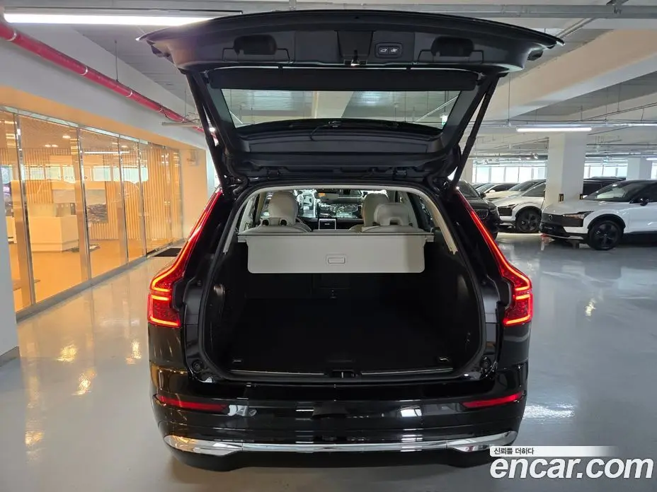 Volvo XC60 2026 2.0 автомат (гидро), фото 5 Volvo XC60 2026 2.0 автомат (гидро), фото 5