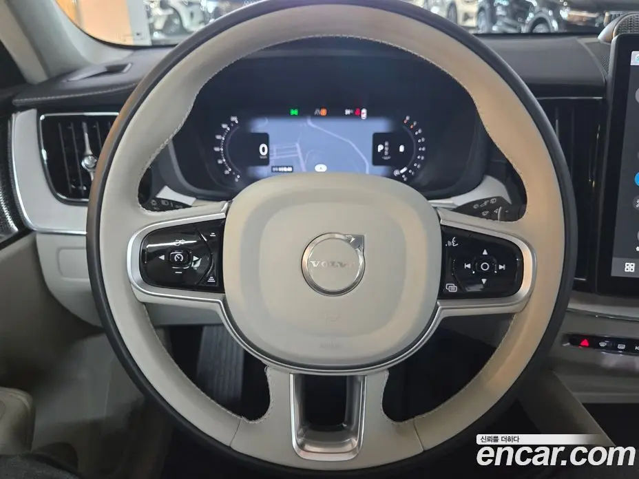 Volvo XC60 2026 2.0 автомат (гидро), фото 10 Volvo XC60 2026 2.0 автомат (гидро), фото 10