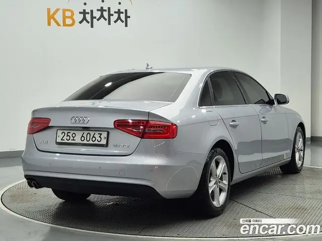 Audi A4 2015 2.0 автомат (гидро), миниатюра 3