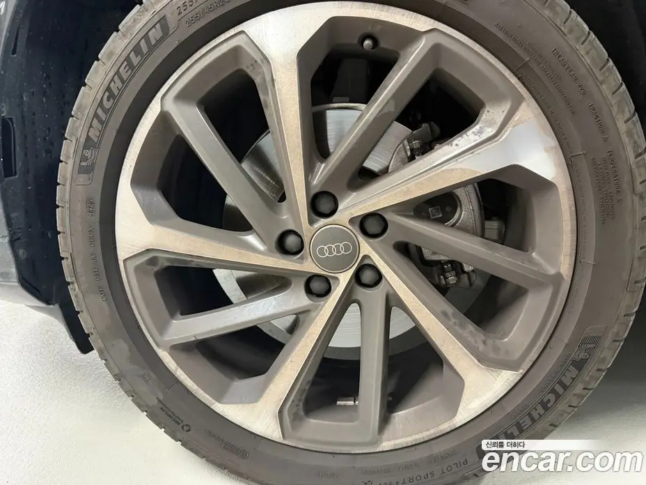 Audi Q5 2025 2.0 автомат (гидро), фото 20