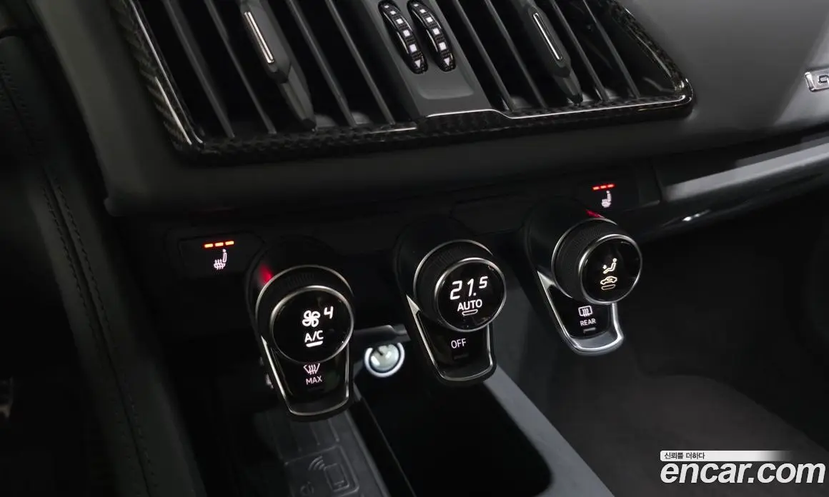 Audi R8 2021 5.2 автомат (гидро), фото 17 Audi R8 2021 5.2 автомат (гидро), фото 17