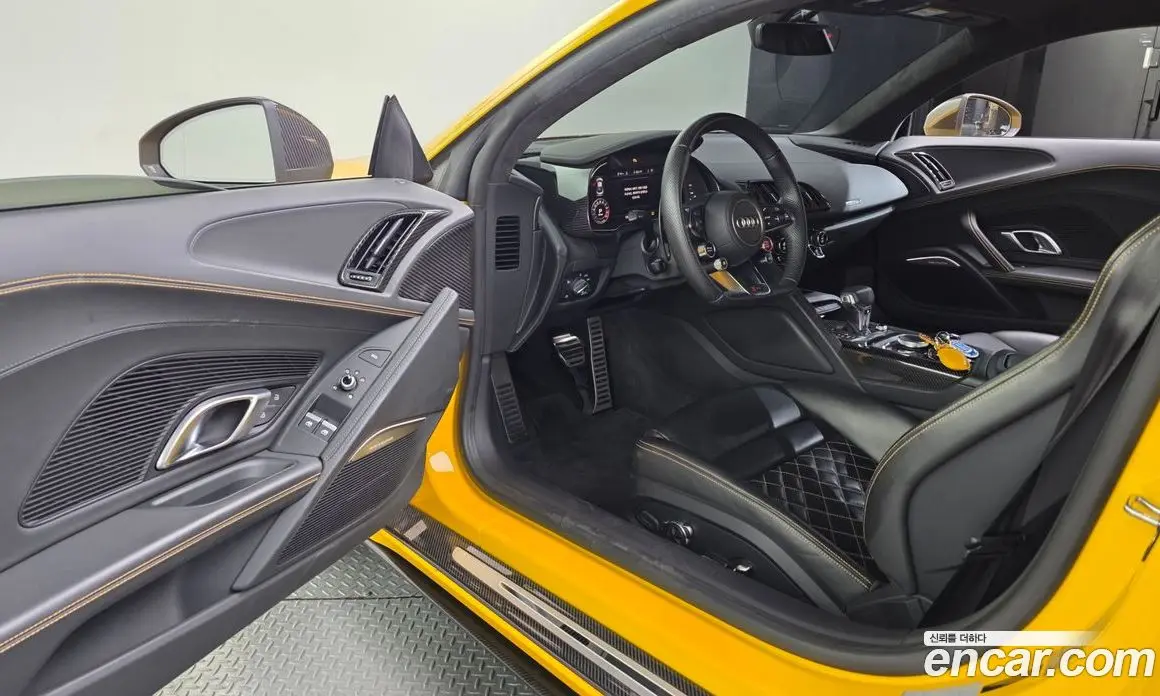 Audi R8 2021 5.2 автомат (гидро), фото 10 Audi R8 2021 5.2 автомат (гидро), фото 10