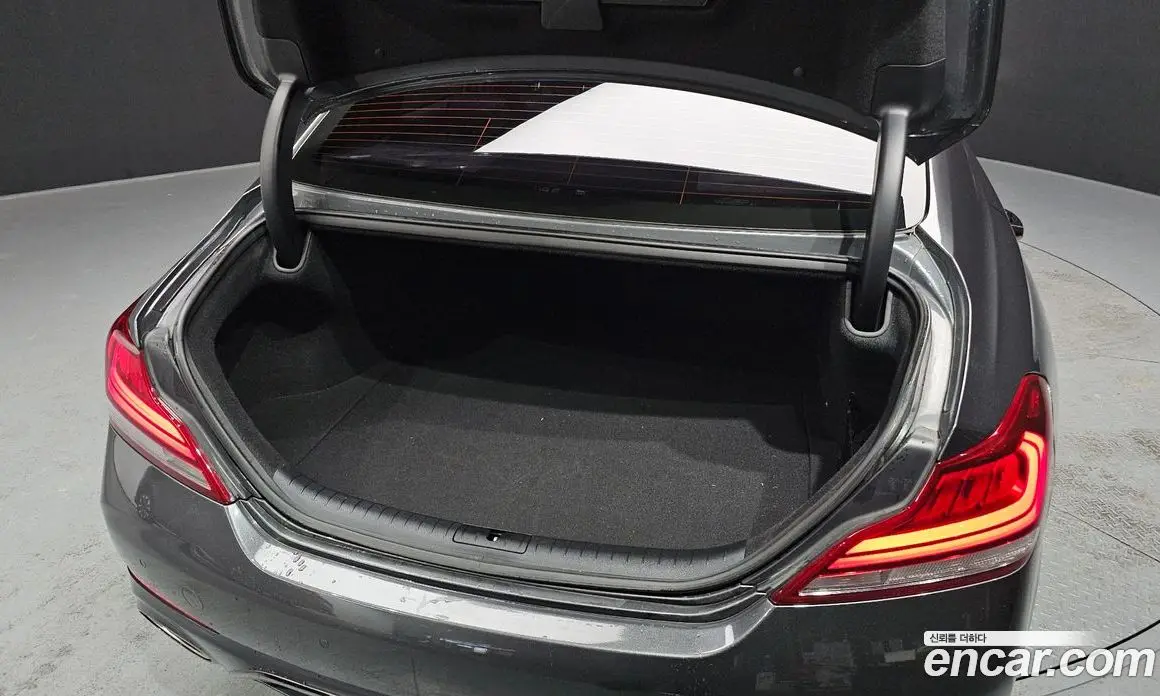 Genesis G70 2018 3.3 автомат (гидро), фото 20 Genesis G70 2018 3.3 автомат (гидро), фото 20