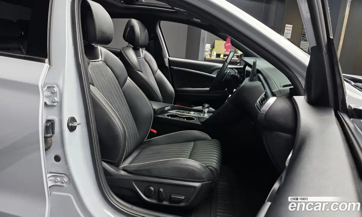 Genesis G70 2019 3.3 автомат (гидро), фото 11 Genesis G70 2019 3.3 автомат (гидро), фото 11