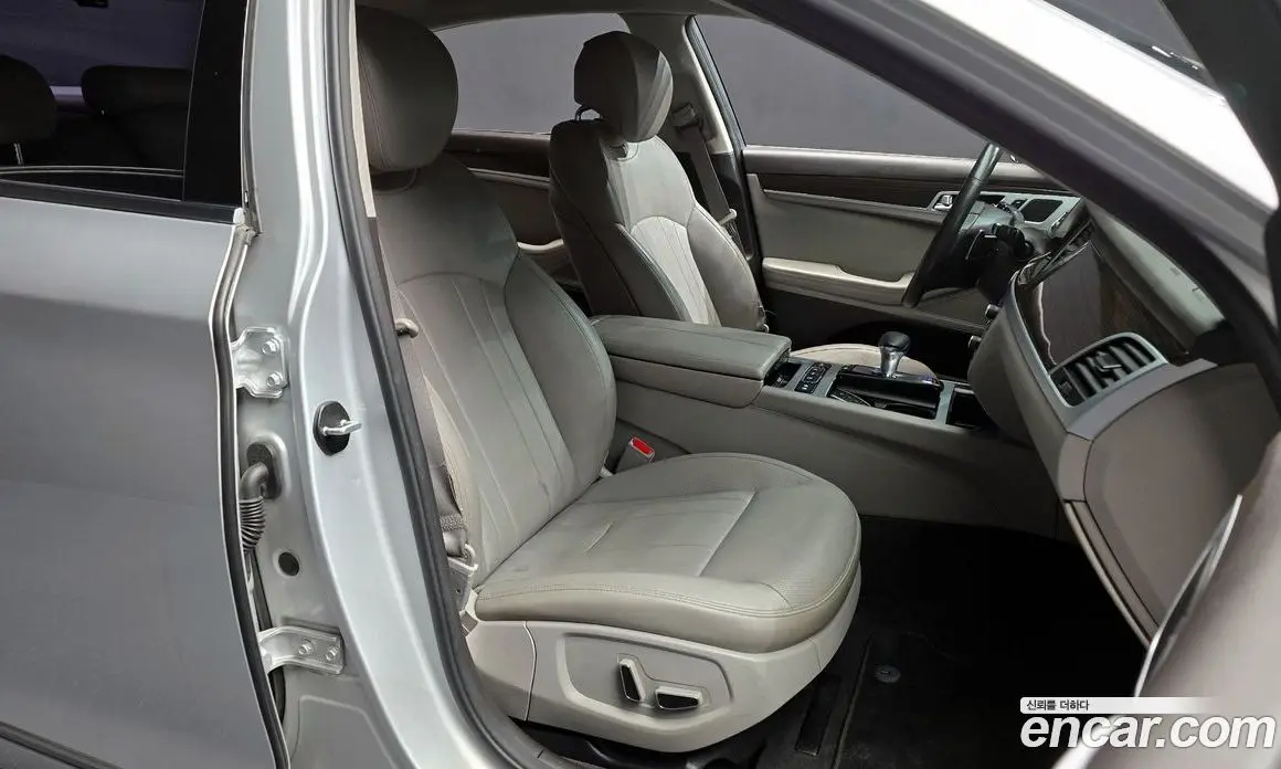 Genesis G80 2018 3.3 автомат (гидро), фото 10 Genesis G80 2018 3.3 автомат (гидро), фото 10