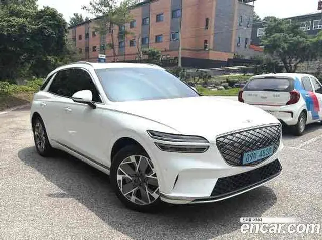 Genesis GV70, 2022, 82 843 км