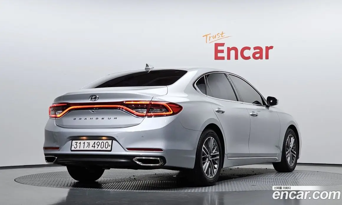 Hyundai Grandeur 2016 2.4 автомат (гидро), фото 2 Hyundai Grandeur 2016 2.4 автомат (гидро), фото 2