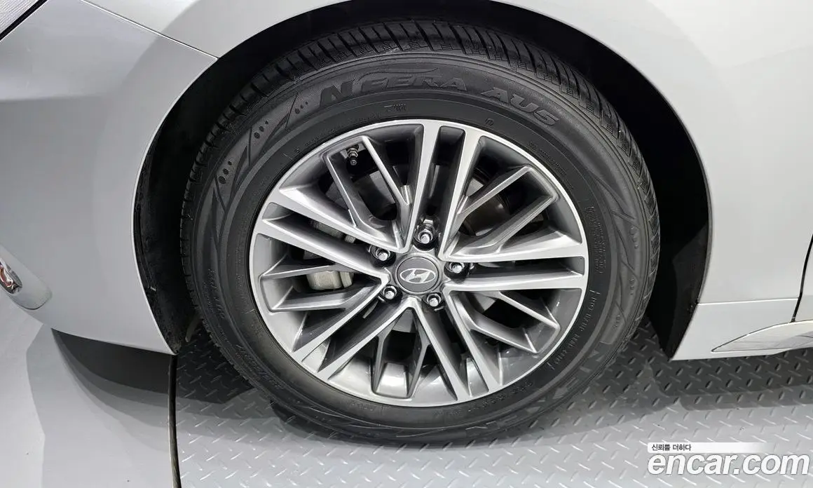 Hyundai Grandeur 2016 2.4 автомат (гидро), фото 5 Hyundai Grandeur 2016 2.4 автомат (гидро), фото 5