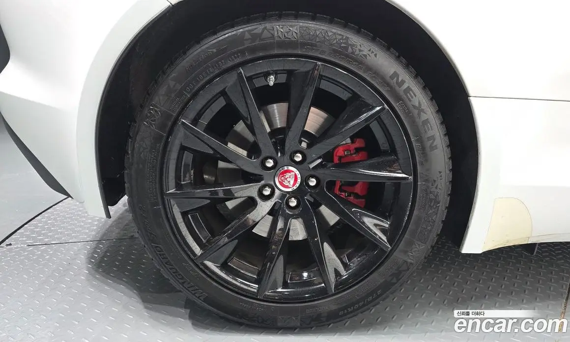 Jaguar F-Type 2016 3.0 автомат (гидро), фото 5 Jaguar F-Type 2016 3.0 автомат (гидро), фото 5