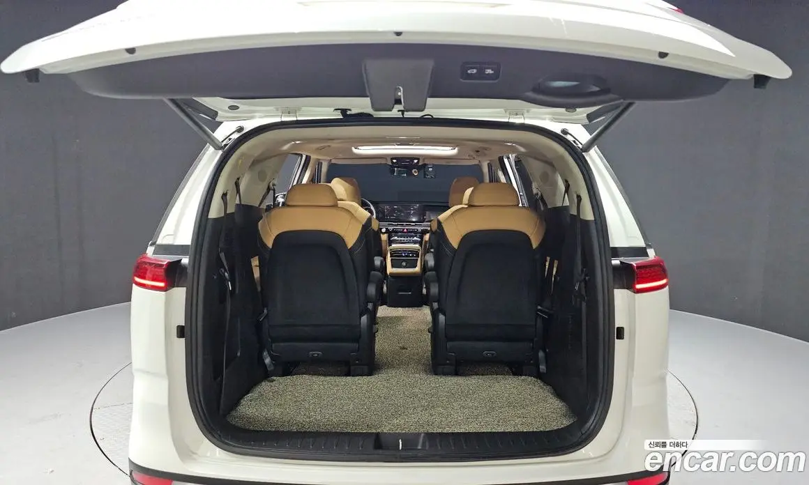 Kia Carnival 2022 2.2 автомат (гидро), фото 20
