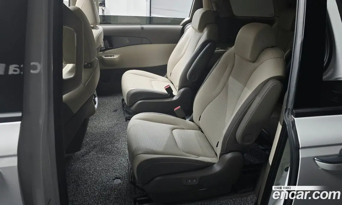 Kia Carnival 2026 1.6 автомат (гидро), фото 12