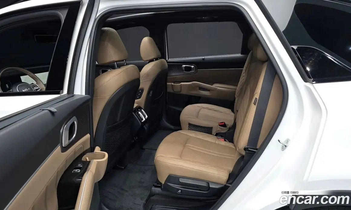 Kia Sorento 2024 1.6 автомат (гидро), фото 12 Kia Sorento 2024 1.6 автомат (гидро), фото 12