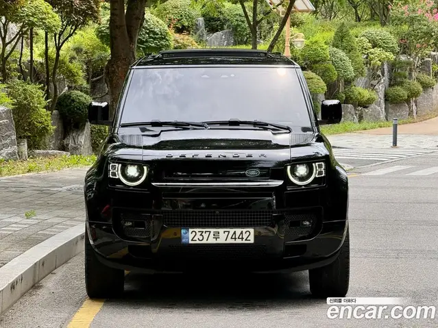 Land Rover Defender 2023 3.0 автомат (гидро), миниатюра 2