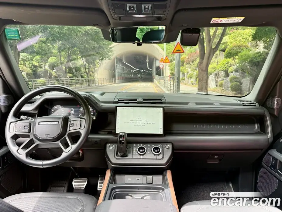 Land Rover Defender 2023 3.0 автомат (гидро), фото 11
