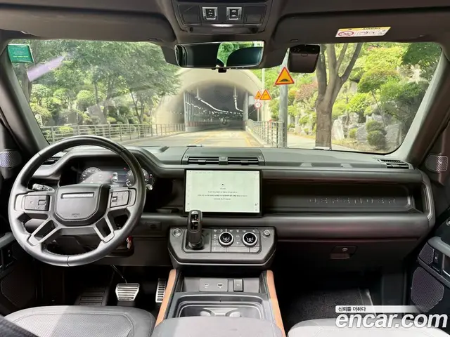 Land Rover Defender 2023 3.0 автомат (гидро), миниатюра 11