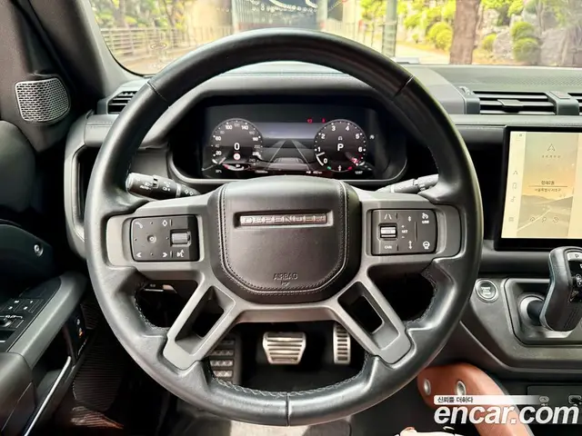 Land Rover Defender 2023 3.0 автомат (гидро), миниатюра 9
